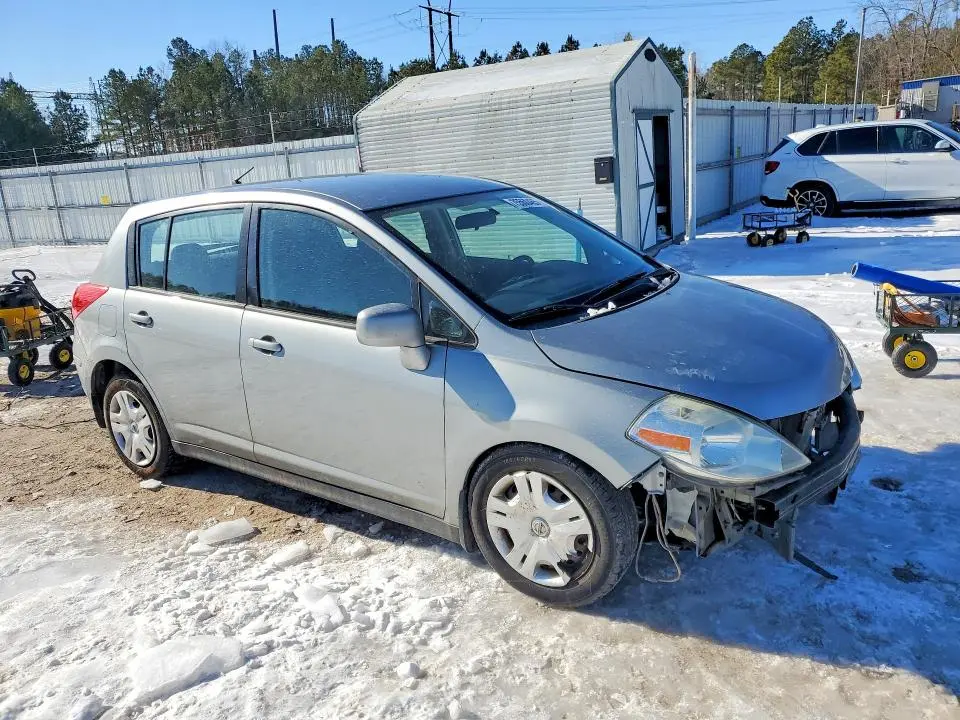 2010 NISSAN VERSA S  