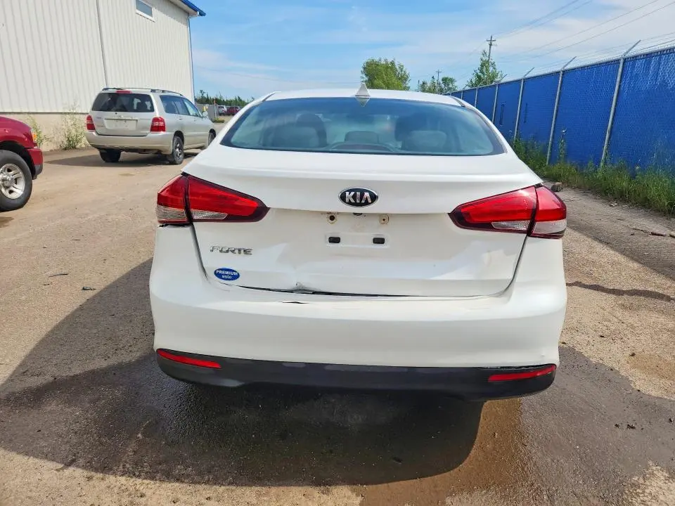 2018 KIA FORTE LX  