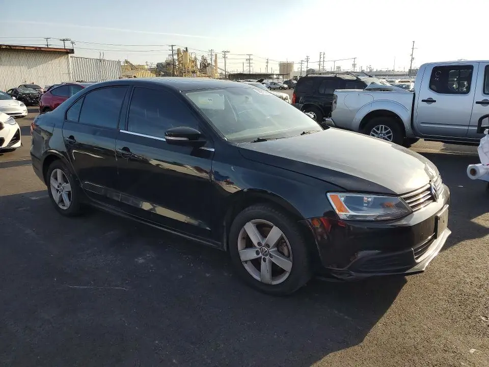 2013 VOLKSWAGEN JETTA TDI  