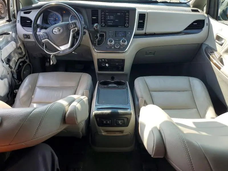 2019 TOYOTA SIENNA XLE 7-PASSENGER  