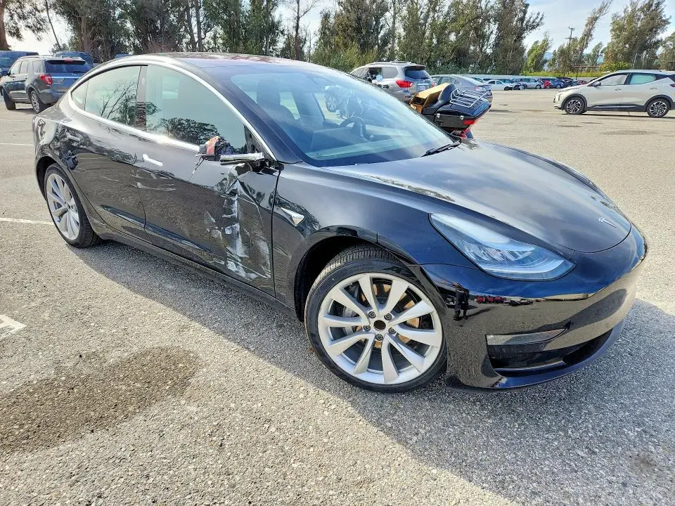 2018 TESLA MODEL 3   
