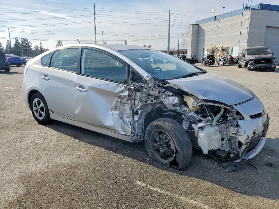 2014 TOYOTA PRIUS THREE  