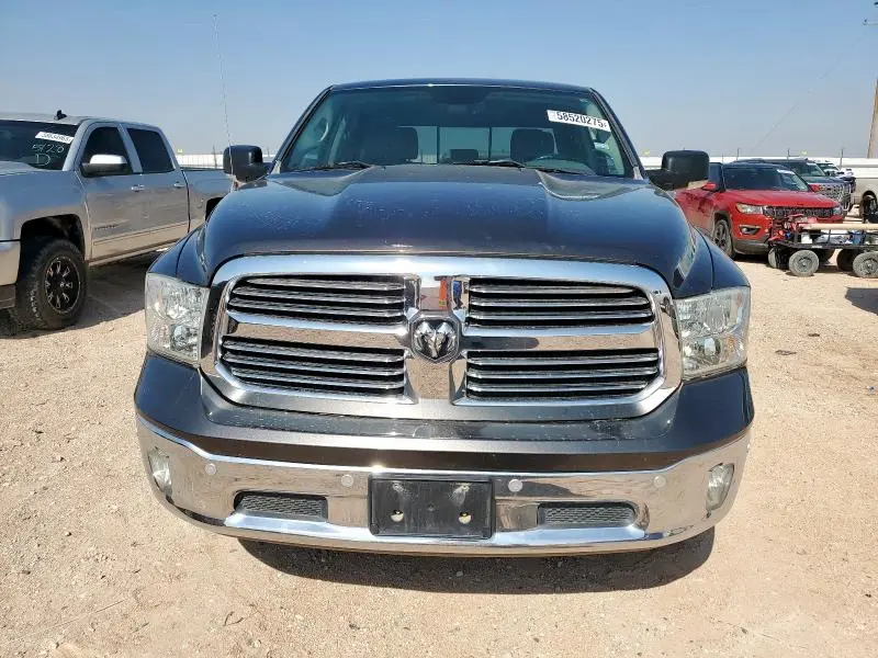 2016 RAM 1500 SLT  