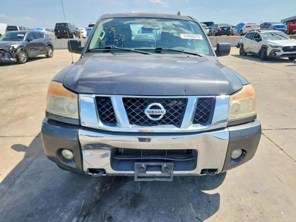 2012 NISSAN TITAN SV  