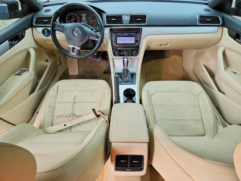 2013 VOLKSWAGEN PASSAT SE  