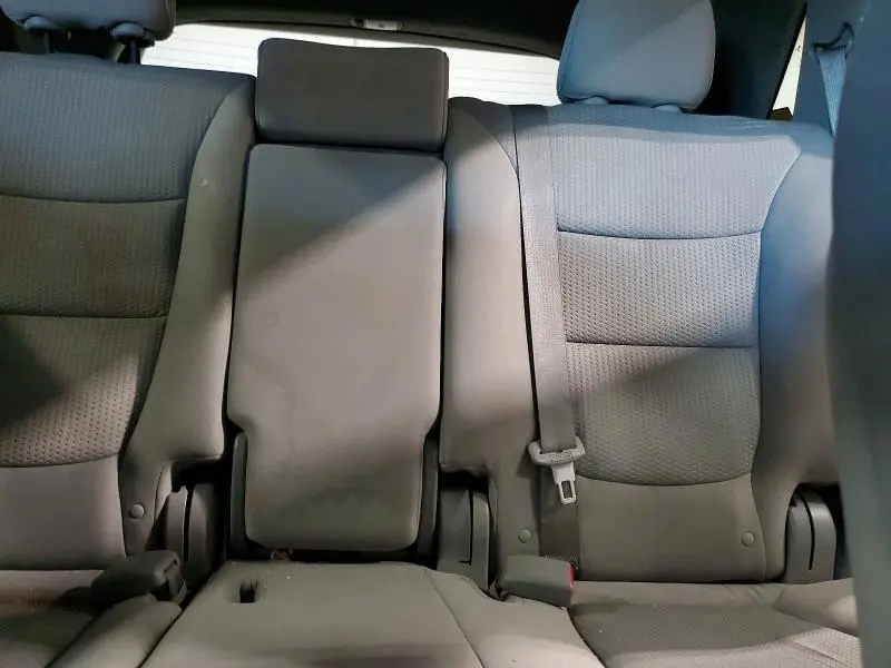 2011 KIA SORENTO BASE  