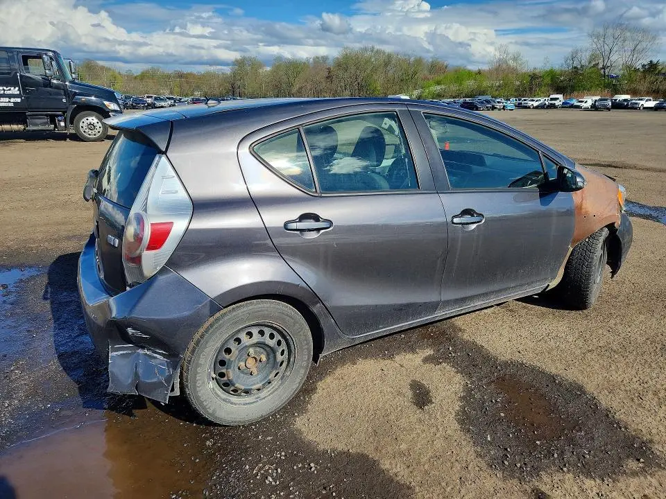 2014 TOYOTA PRIUS C TWO  