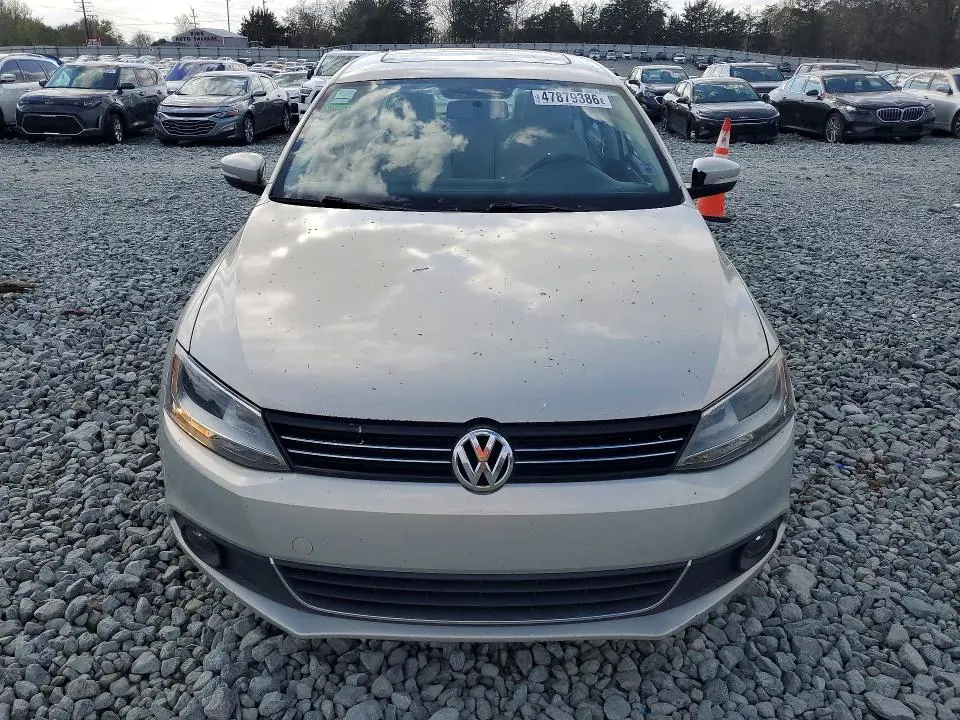 2011 VOLKSWAGEN JETTA SEL  