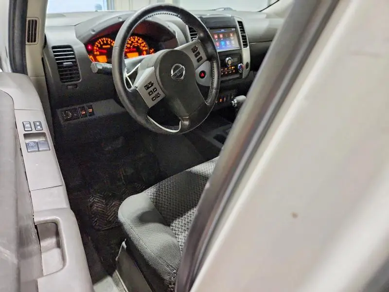 2019 NISSAN FRONTIER SV V6  