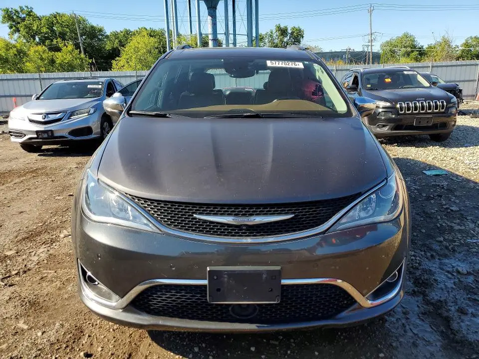 2017 CHRYSLER PACIFICA LIMITED  