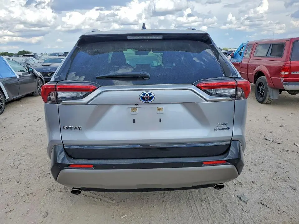 2022 TOYOTA RAV4 XSE  