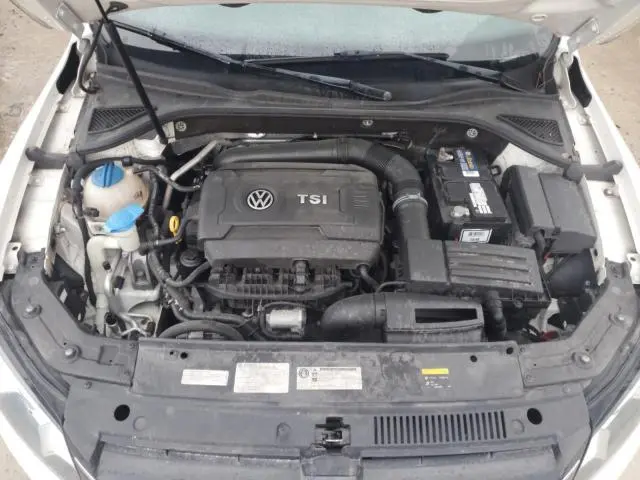 2015 VOLKSWAGEN PASSAT SE  
