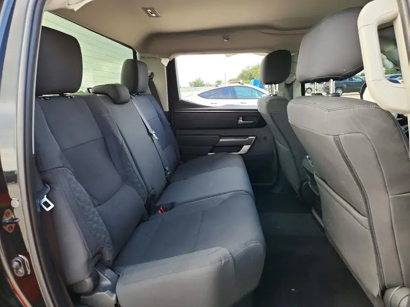 2023 TOYOTA TUNDRA SR5  