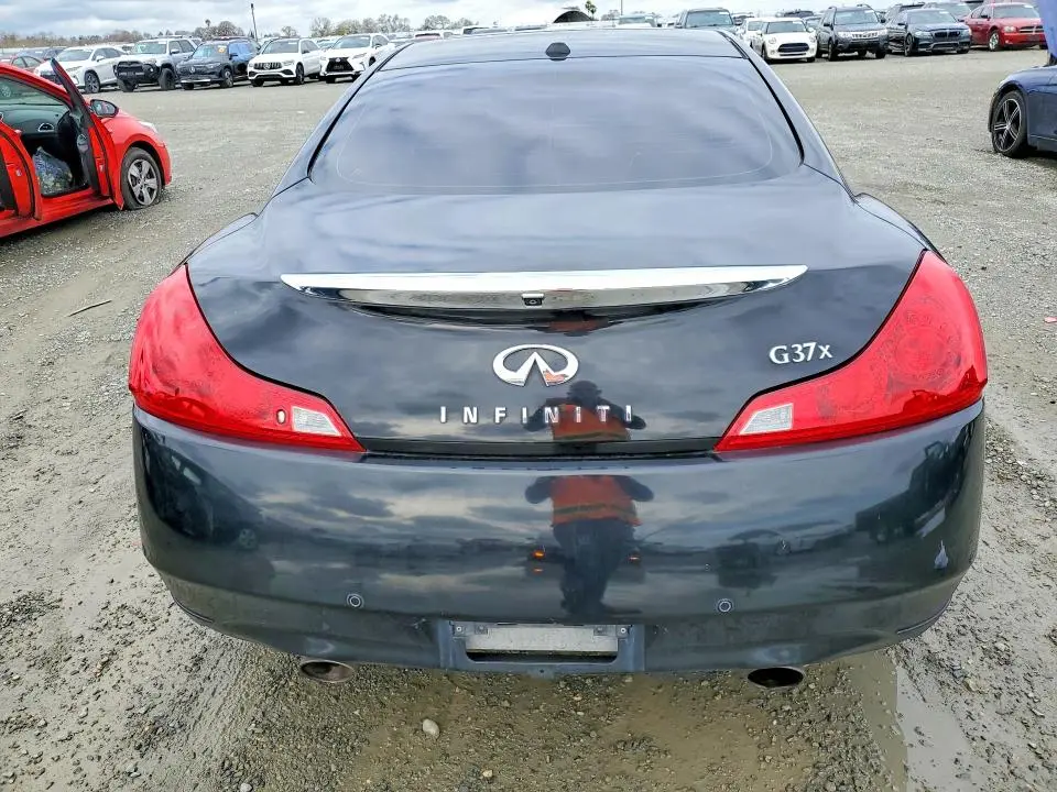 2010 INFINITI G37   