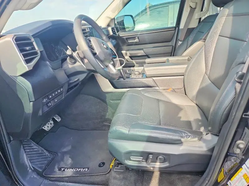 2022 TOYOTA TUNDRA SR5  