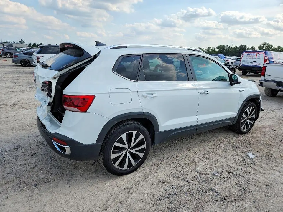 2024 VOLKSWAGEN TAOS SE  