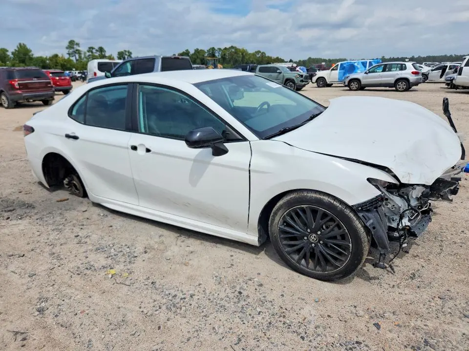 2022 TOYOTA CAMRY SE NIGHTSHADE  