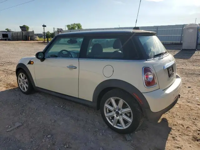 2011 MINI COOPER 