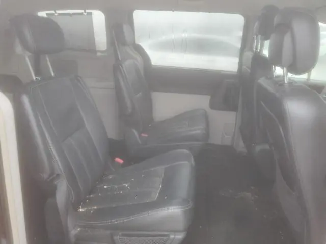 2010 CHRYSLER TOWN & COUNTRY TOURING PLUS  