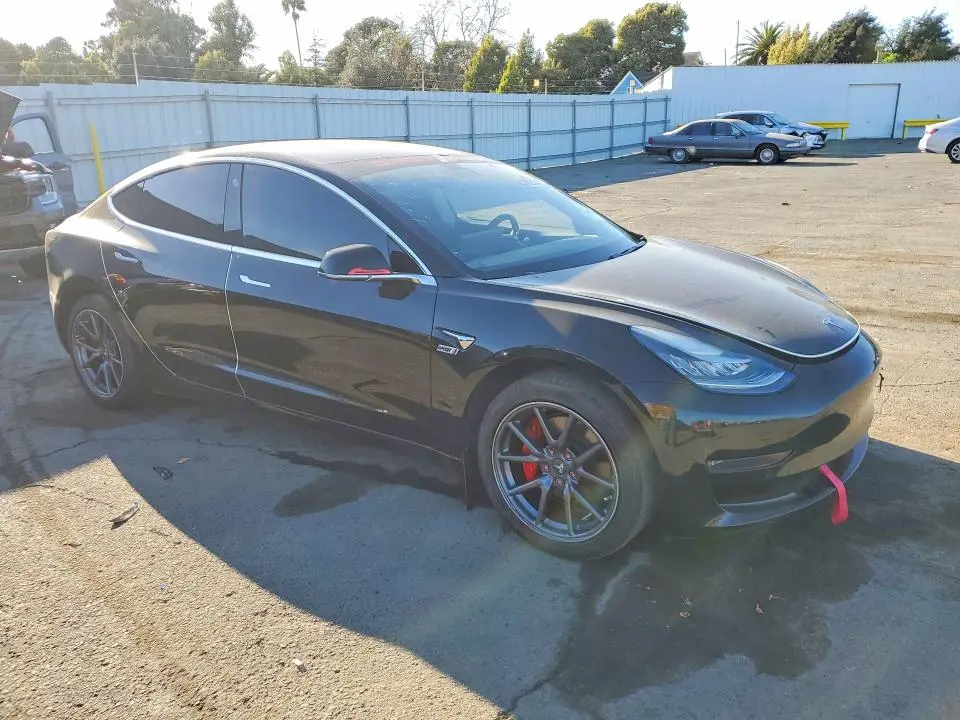 2018 TESLA MODEL 3   