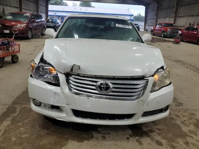 2010 TOYOTA AVALON XL