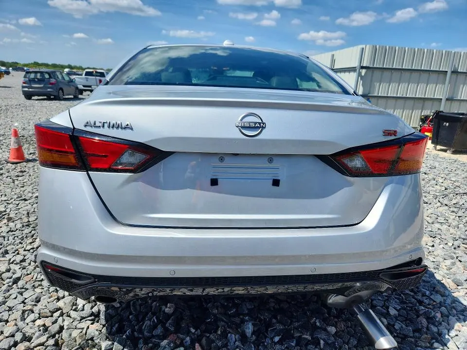 2025 NISSAN ALTIMA SR  