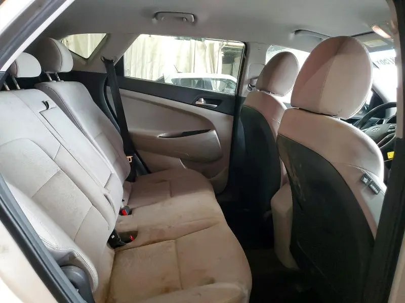 2021 HYUNDAI TUCSON SE  