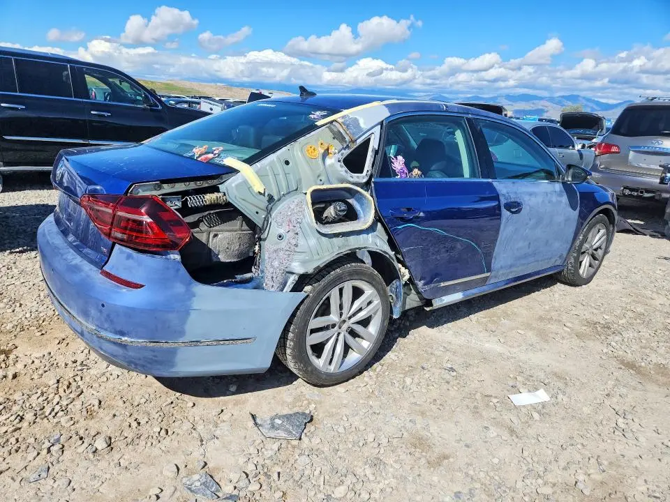 2017 VOLKSWAGEN PASSAT SE  