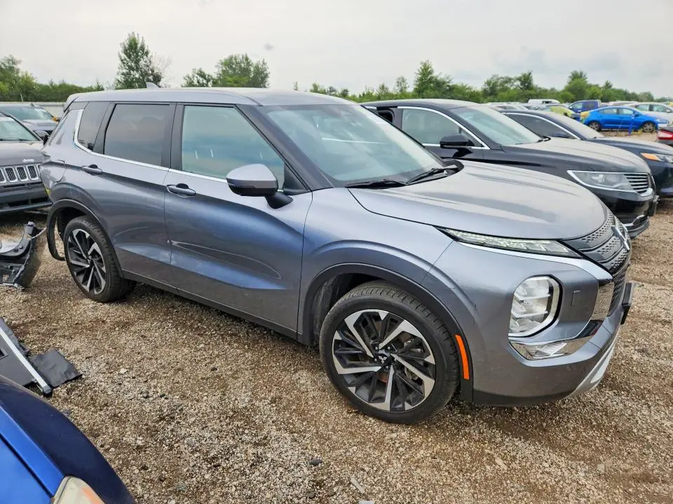 2024 MITSUBISHI OUTLANDER SE  