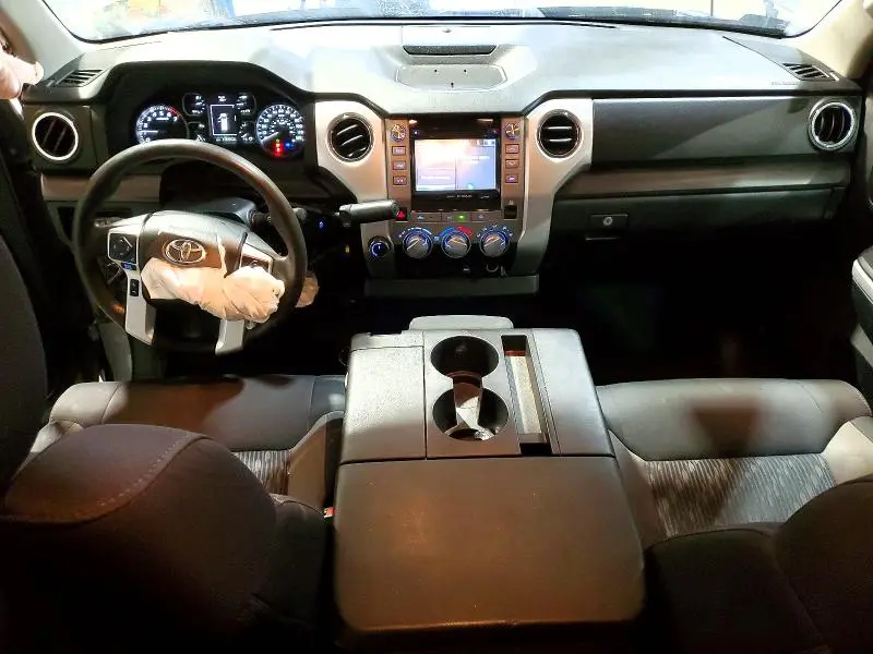 2018 TOYOTA TUNDRA SR5  