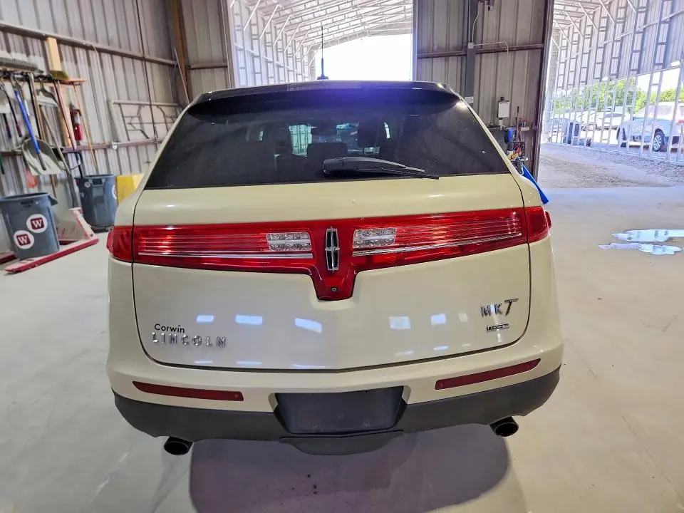 2015 LINCOLN MKT   