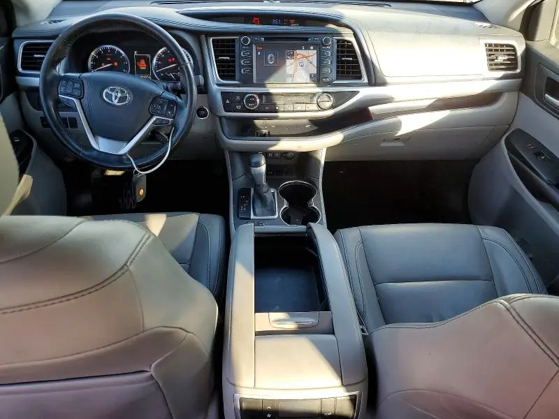 2017 TOYOTA HIGHLANDER XLE  