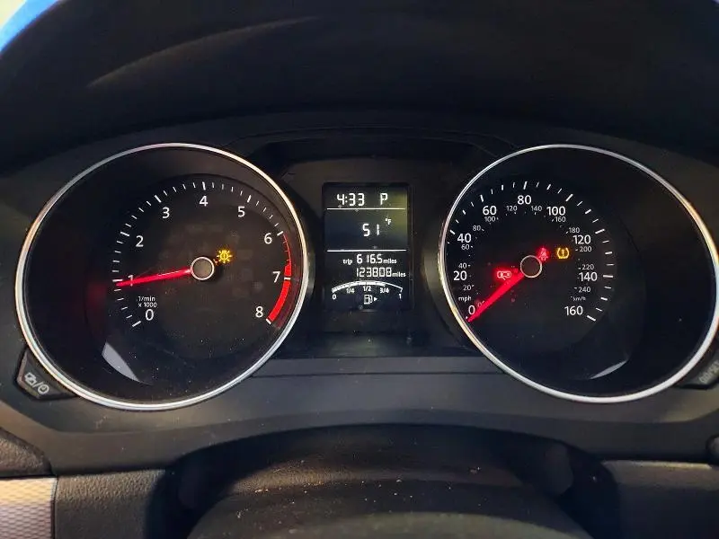 2016 VOLKSWAGEN JETTA SE  