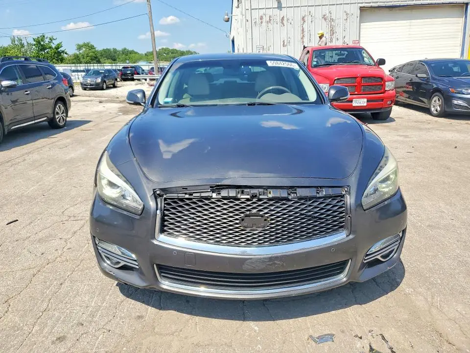 2015 INFINITI Q70 3.7  