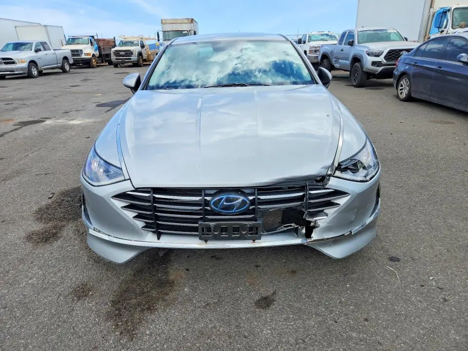 2020 HYUNDAI SONATA SE  