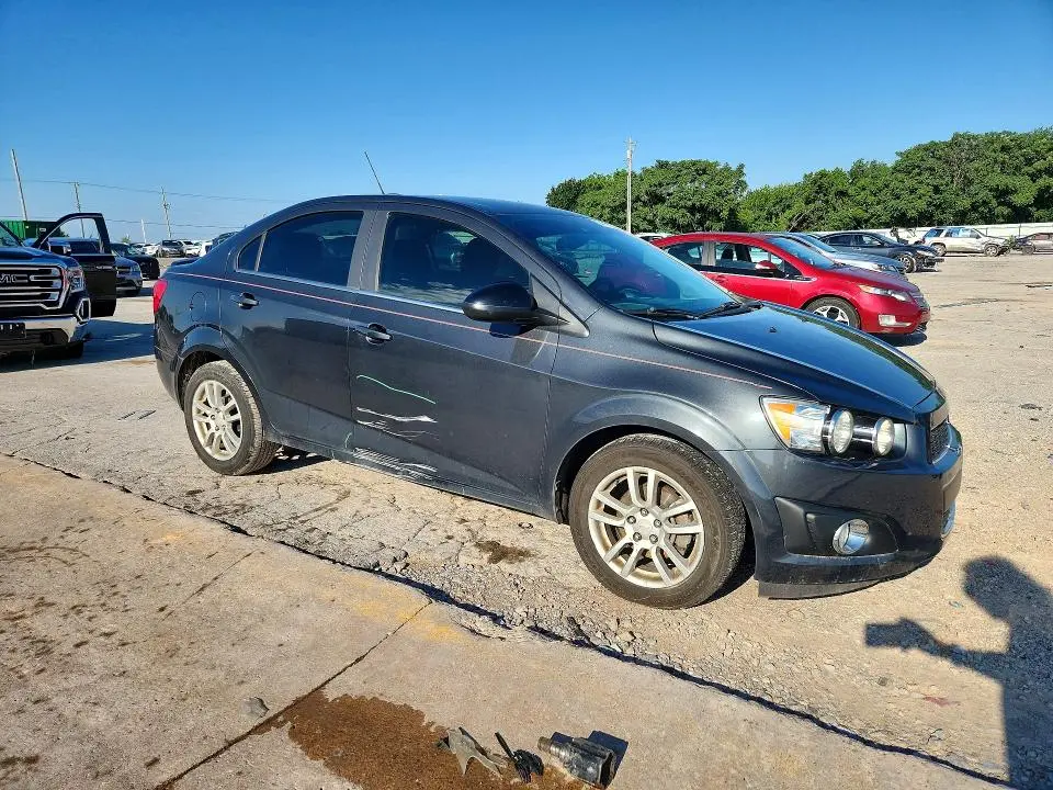 2015 CHEVROLET SONIC LT  