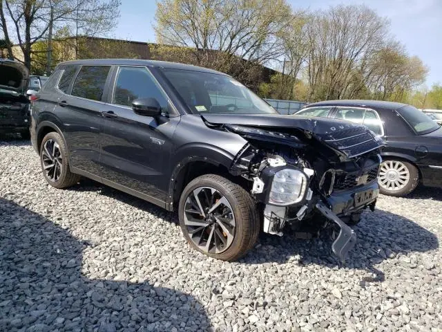 2024 MITSUBISHI OUTLANDER SE  