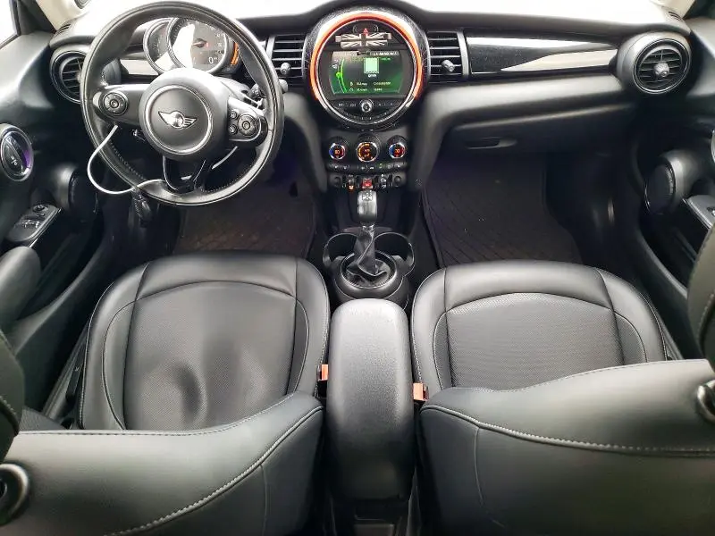 2019 MINI COOPER   