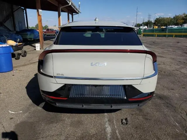 2022 KIA EV6 LIGHT  