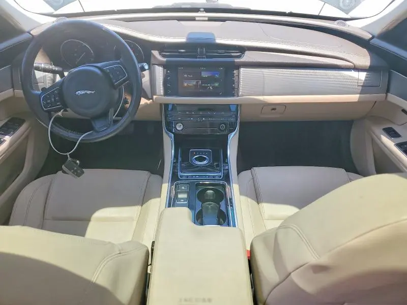 2017 JAGUAR XF PREMIUM  