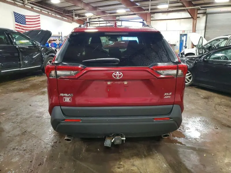 2019 TOYOTA RAV4 XLE  