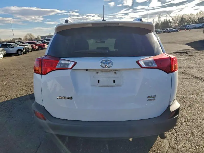 2015 TOYOTA RAV4 XLE  