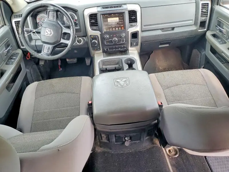 2015 RAM 1500 SLT  