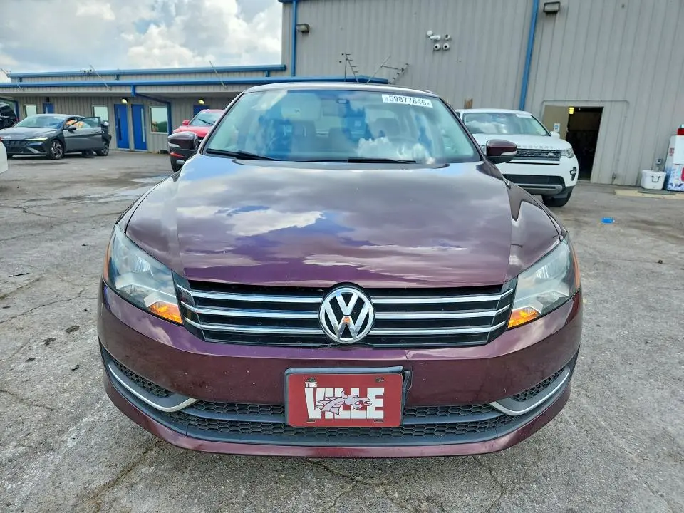 2013 VOLKSWAGEN PASSAT SE  