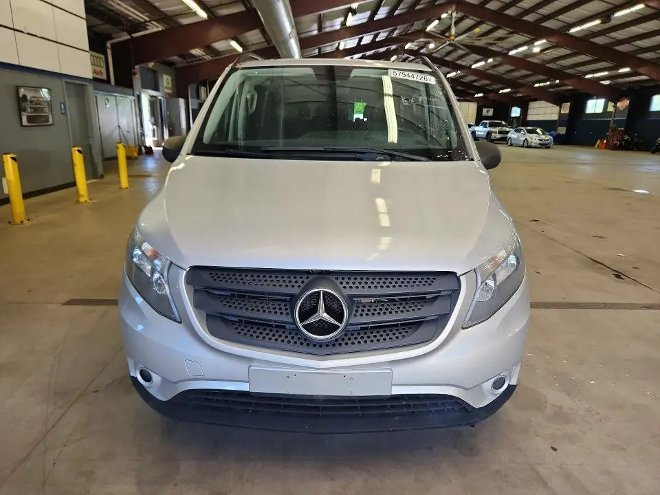 2016 MERCEDES-BENZ METRIS   
