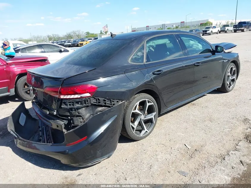2020 VOLKSWAGEN PASSAT 2.0T R-LINE