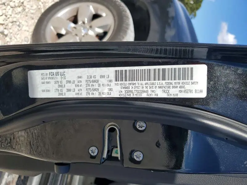 2016 RAM 1500 SLT  
