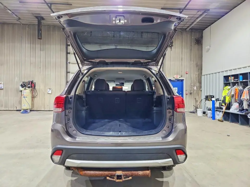 2016 MITSUBISHI OUTLANDER SE  