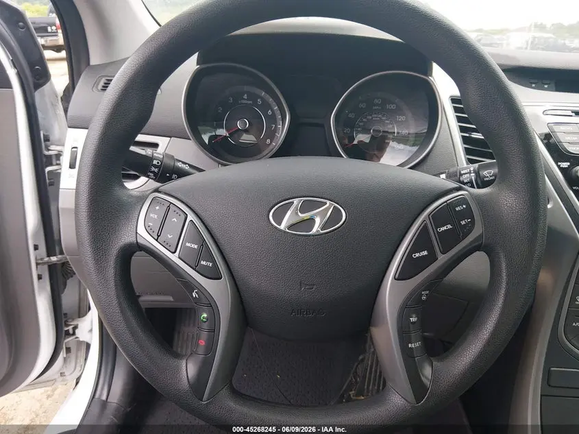 2015 HYUNDAI ELANTRA SE