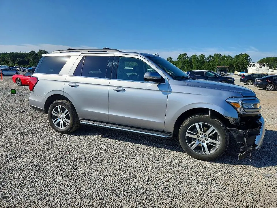 2022 FORD EXPEDITION XLT  
